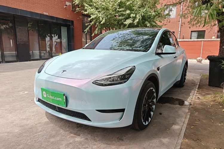 Tesla Model Y 2024 car image #2