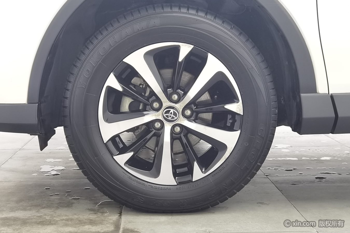 Toyota RAV4 2017 صورة سيارة #7