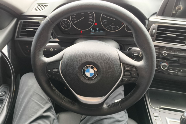 BMW 3 Series 2017 #15 BMW 3 Series 2017 car image #15