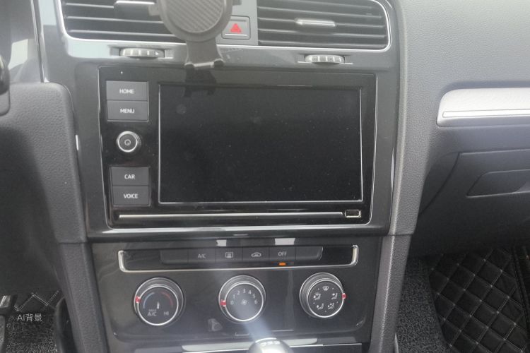 Volkswagen Golf 2019 car image #15