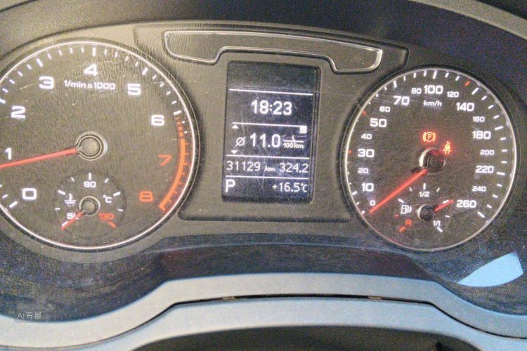 Audi Q3 2017 car image #14