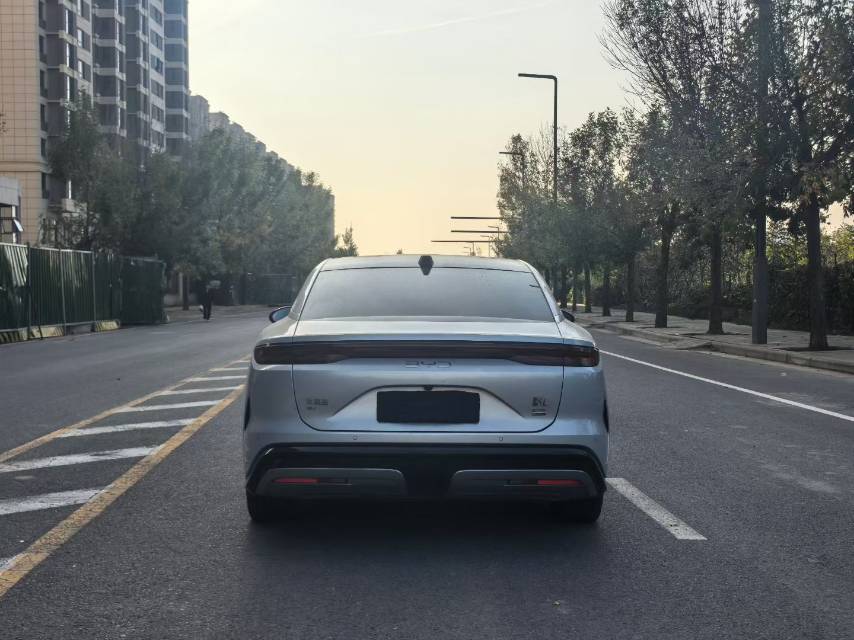 BYD HanL 2025 #5 BYD HanL 2025 изображение автомобиля #5