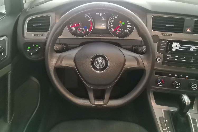 Volkswagen Golf 2016 car image #11