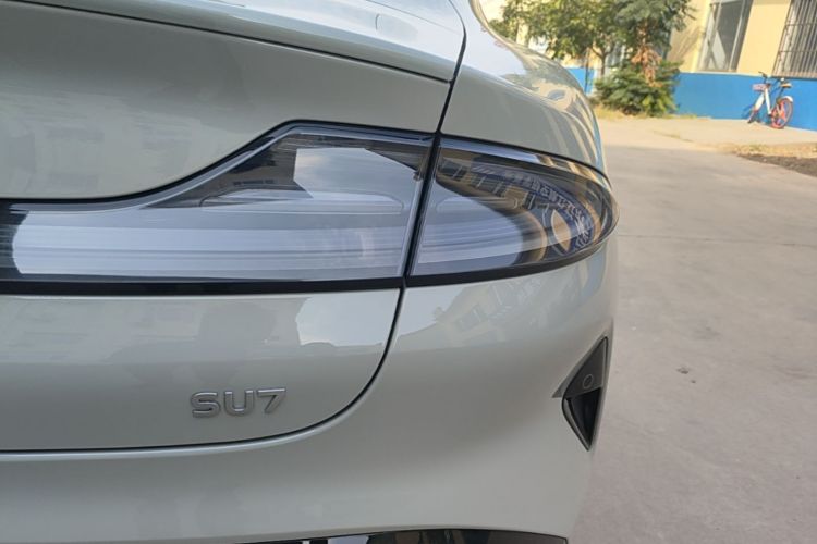 MI SU7 2024 car image #8