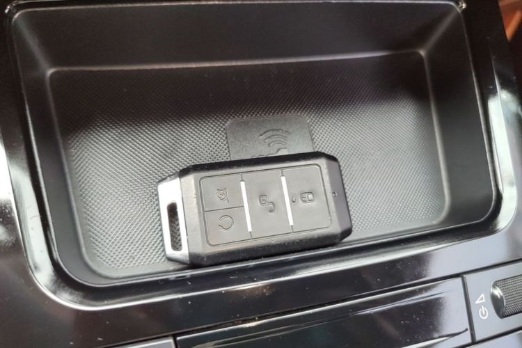 BYD Yuan New Energy 2020 car image #9