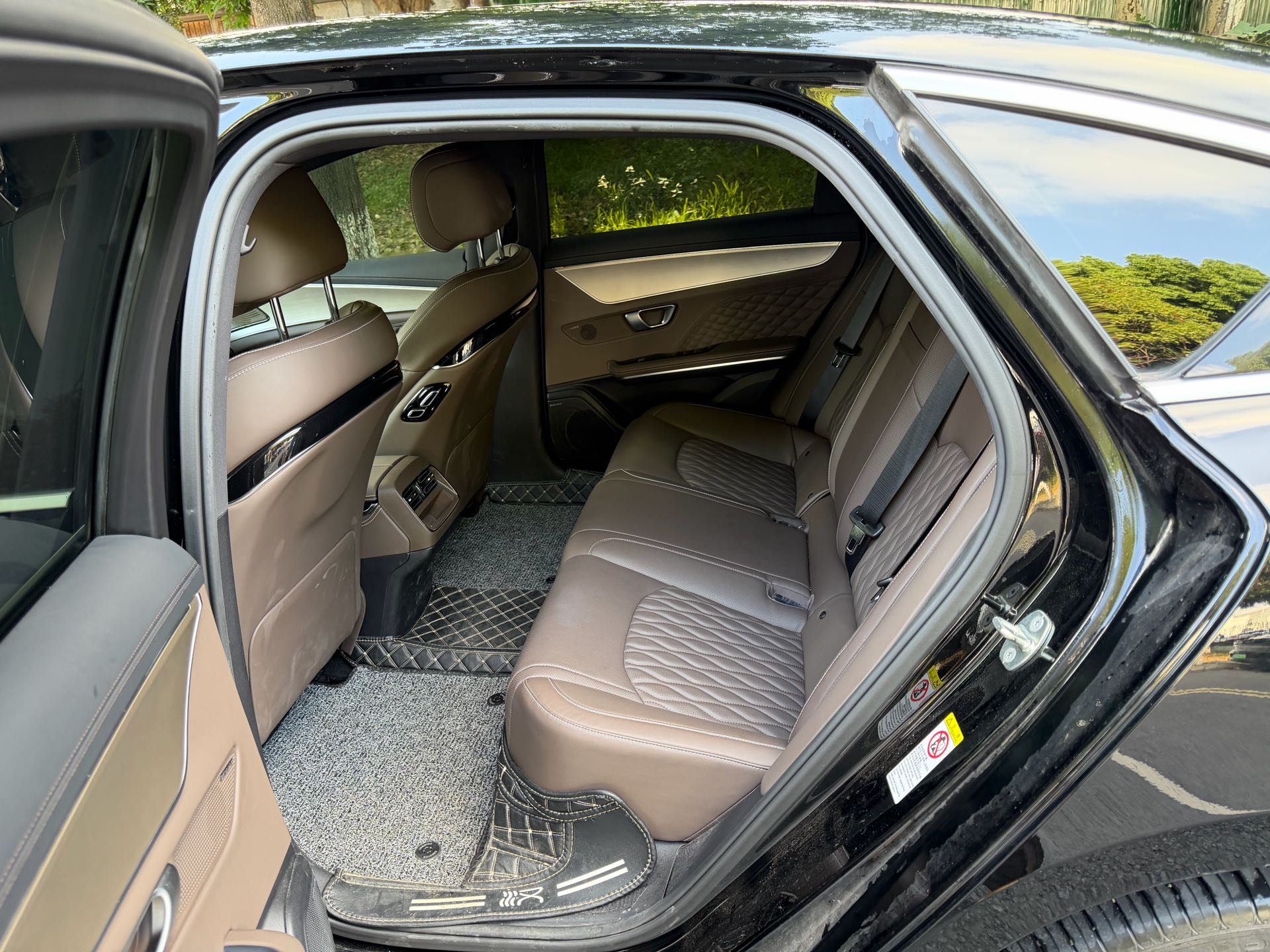 BYD Han 2023 car image #21