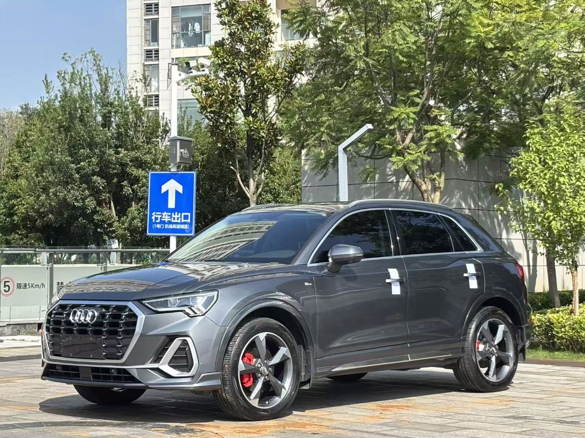 Audi Q3 2019 car image 
