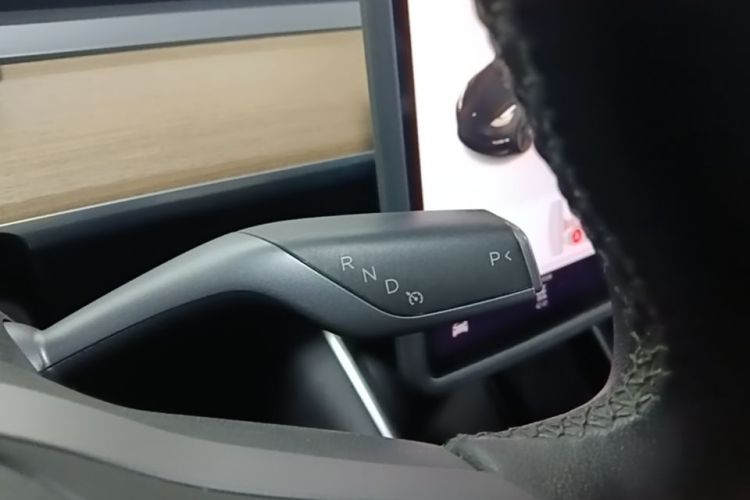 Tesla Model 3 2020 car image #14