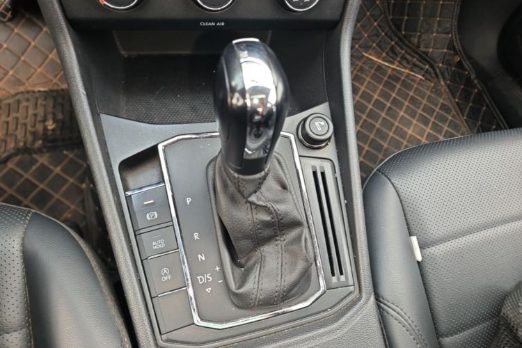 Volkswagen Lavida 2020 car image #14