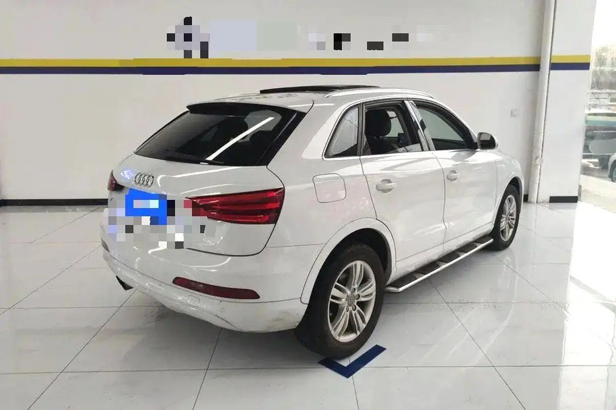 Audi Q3 2015 car image #2