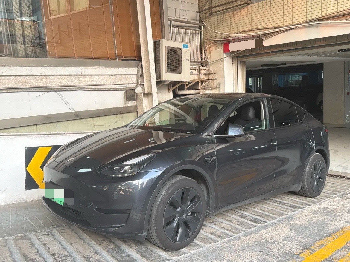Tesla Model Y 2025 Tesla Model Y 2025 car image