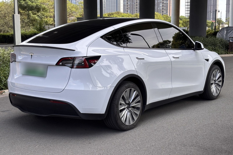 Tesla Model Y 2022 #7 Tesla Model Y 2022 car image #7