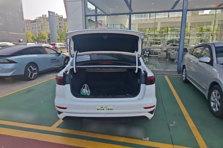 GEELY Emgrand 2024 #19 GEELY Emgrand 2024 car image #19