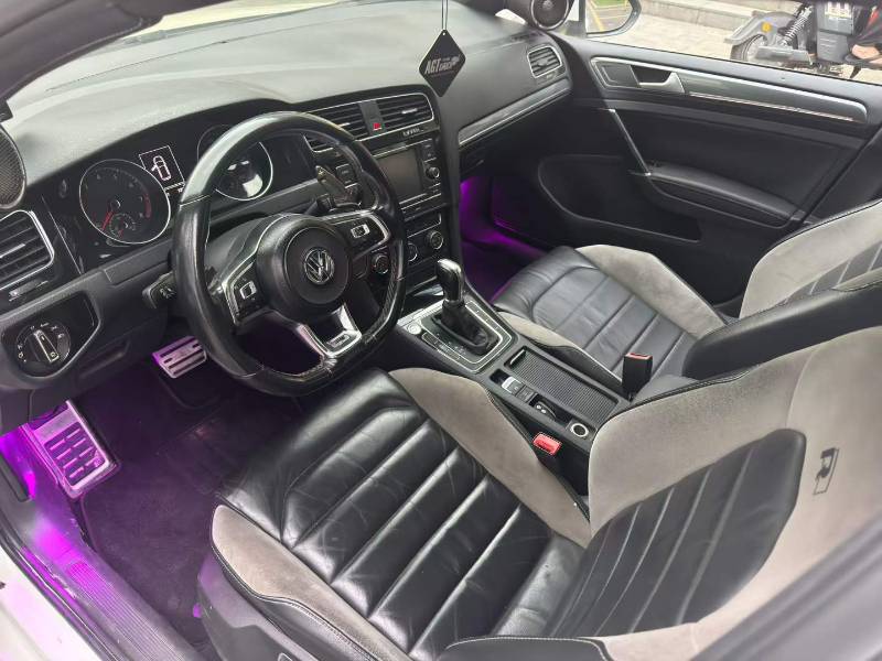 Volkswagen Golf 2018 car image #7
