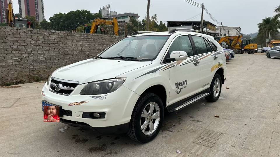 BYD S6 2013 immagine di auto 