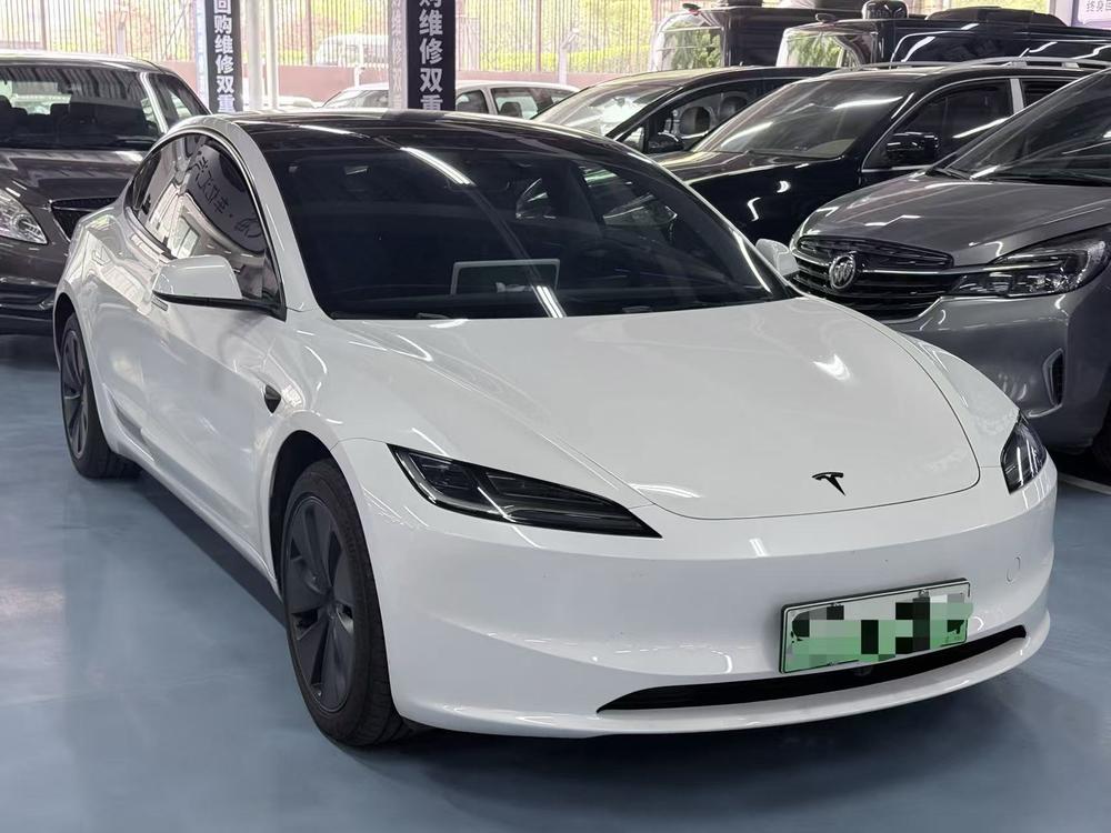 Tesla Model 3 2025 car image #3