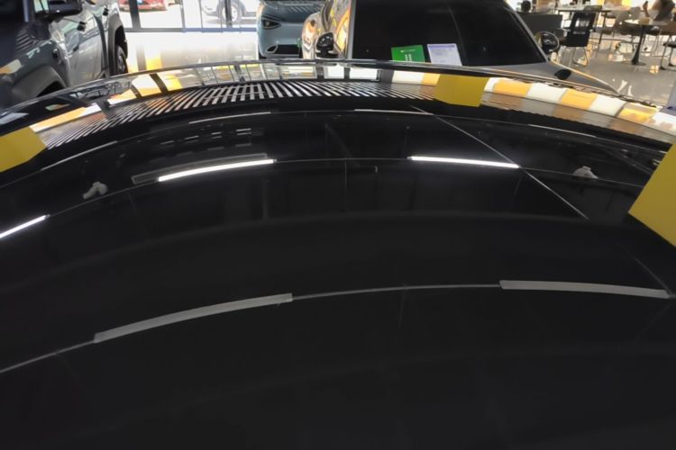 Tesla Model Y 2025 immagine di auto #25