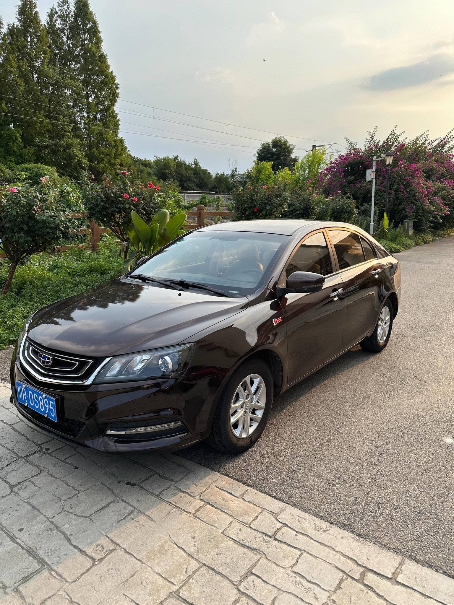 GEELY Emgrand 2017 car image 