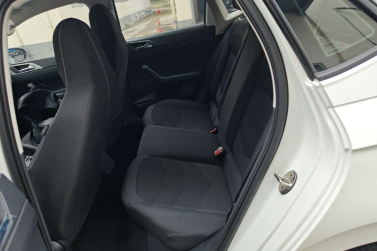 Volkswagen Polo 2022 car image #17