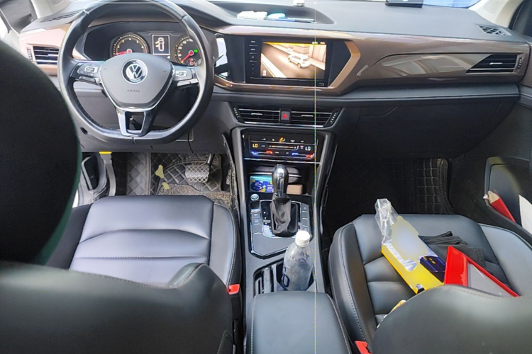 Volkswagen Tharu 2021 car image #11