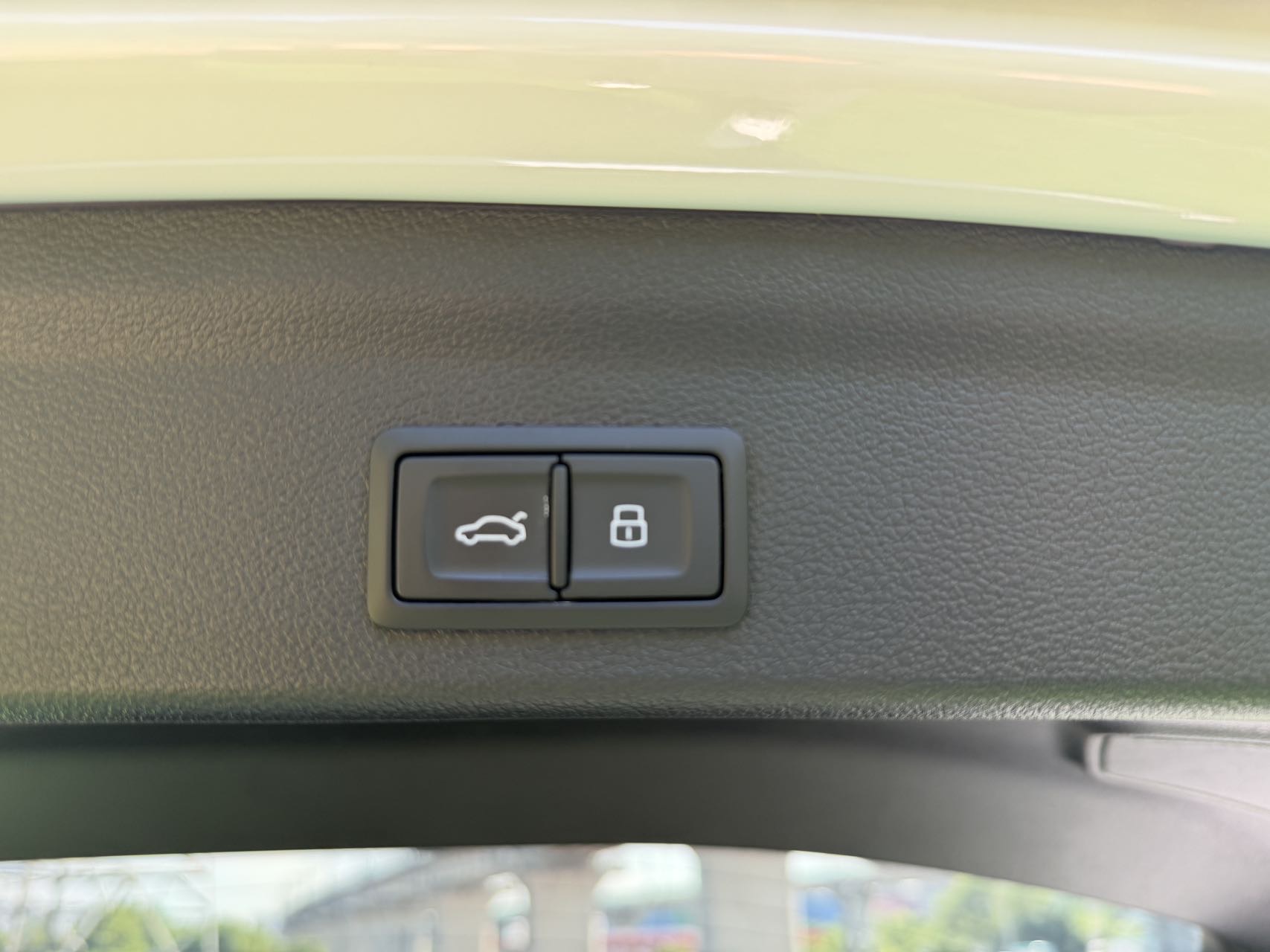 Audi Q3 2023 car image #15