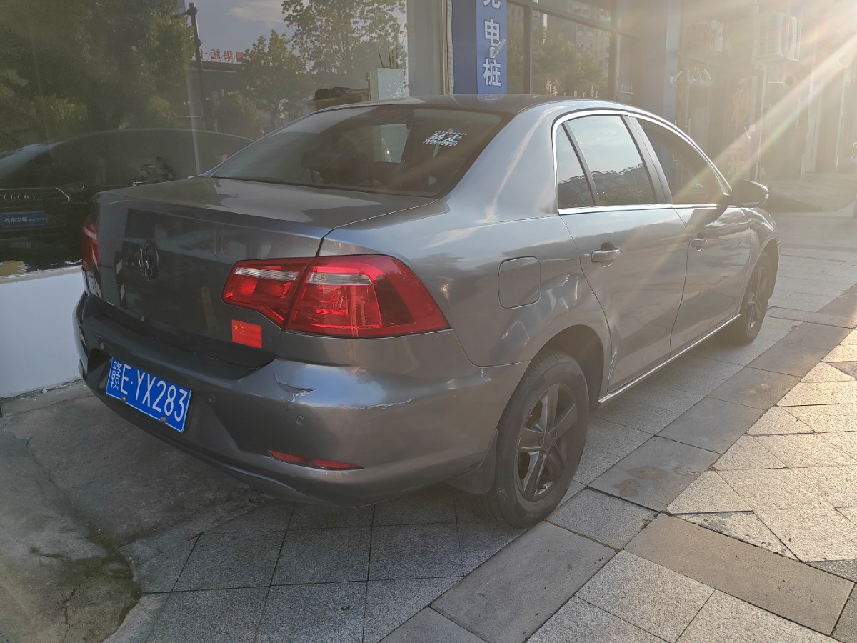 Volkswagen Bora 2013 car image #3