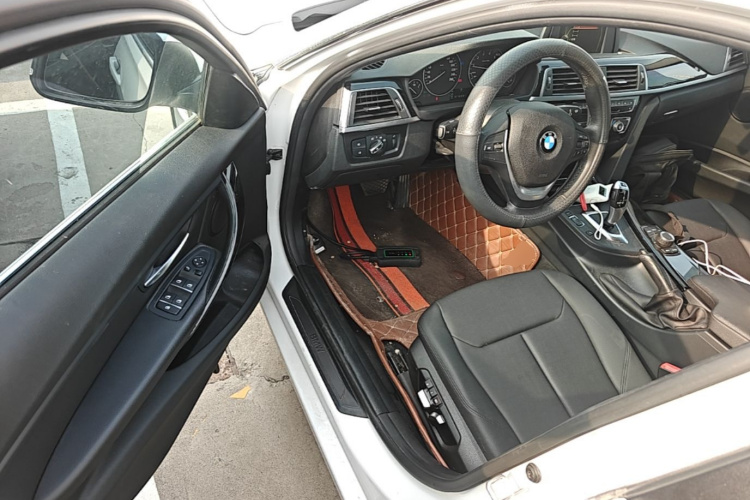 BMW 3 Series 2017 car image #16
