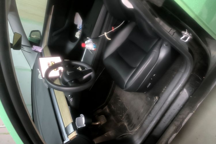 Tesla Model Y 2023 #15 Tesla Model Y 2023 car image #15