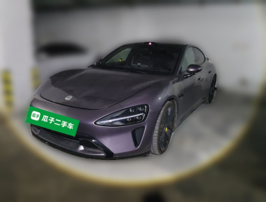 MI SU7 2025 immagine di auto 