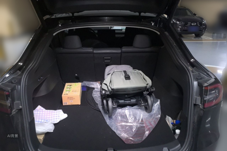 Tesla Model Y 2022 car image #21