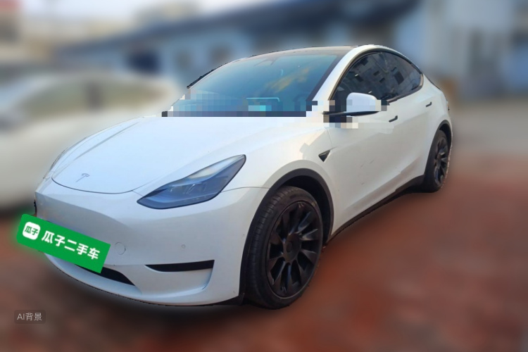 Tesla Model Y 2023 car image #2