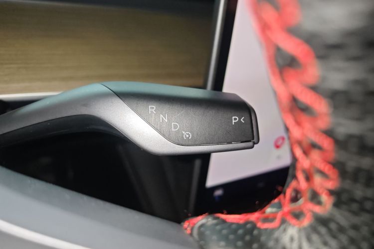 Tesla Model Y 2023 #20 Tesla Model Y 2023 car image #20
