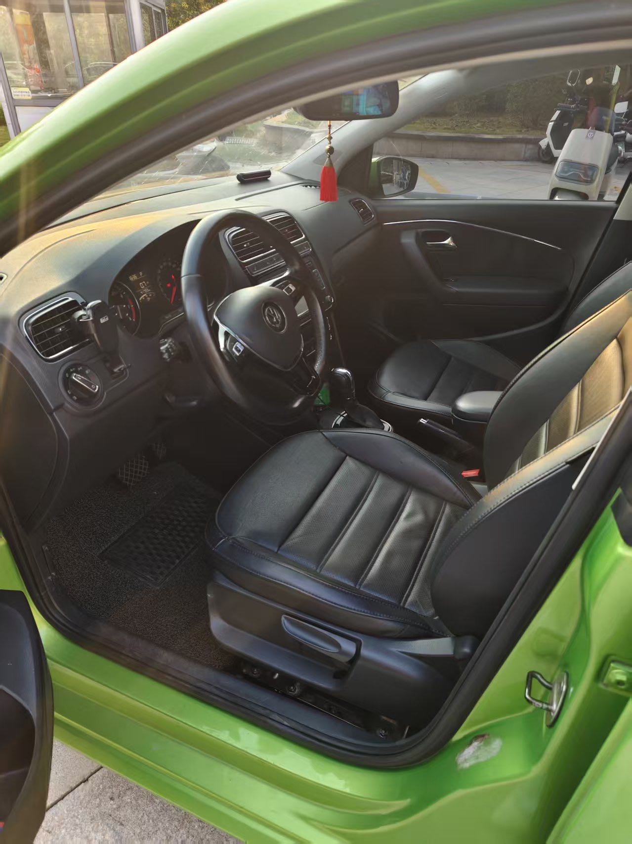 Volkswagen Polo 2016 car image #6