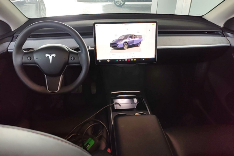 Tesla Model Y 2023 #10 Tesla Model Y 2023 car image #10