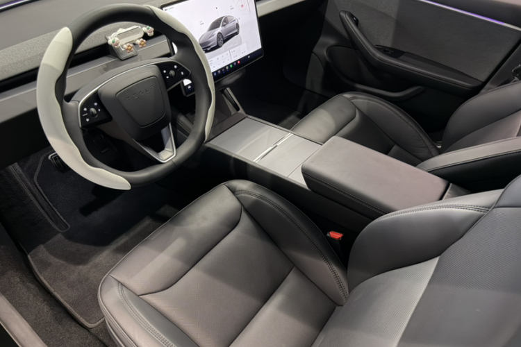 Tesla Model 3 2024 #12 Tesla Model 3 2024 car image #12