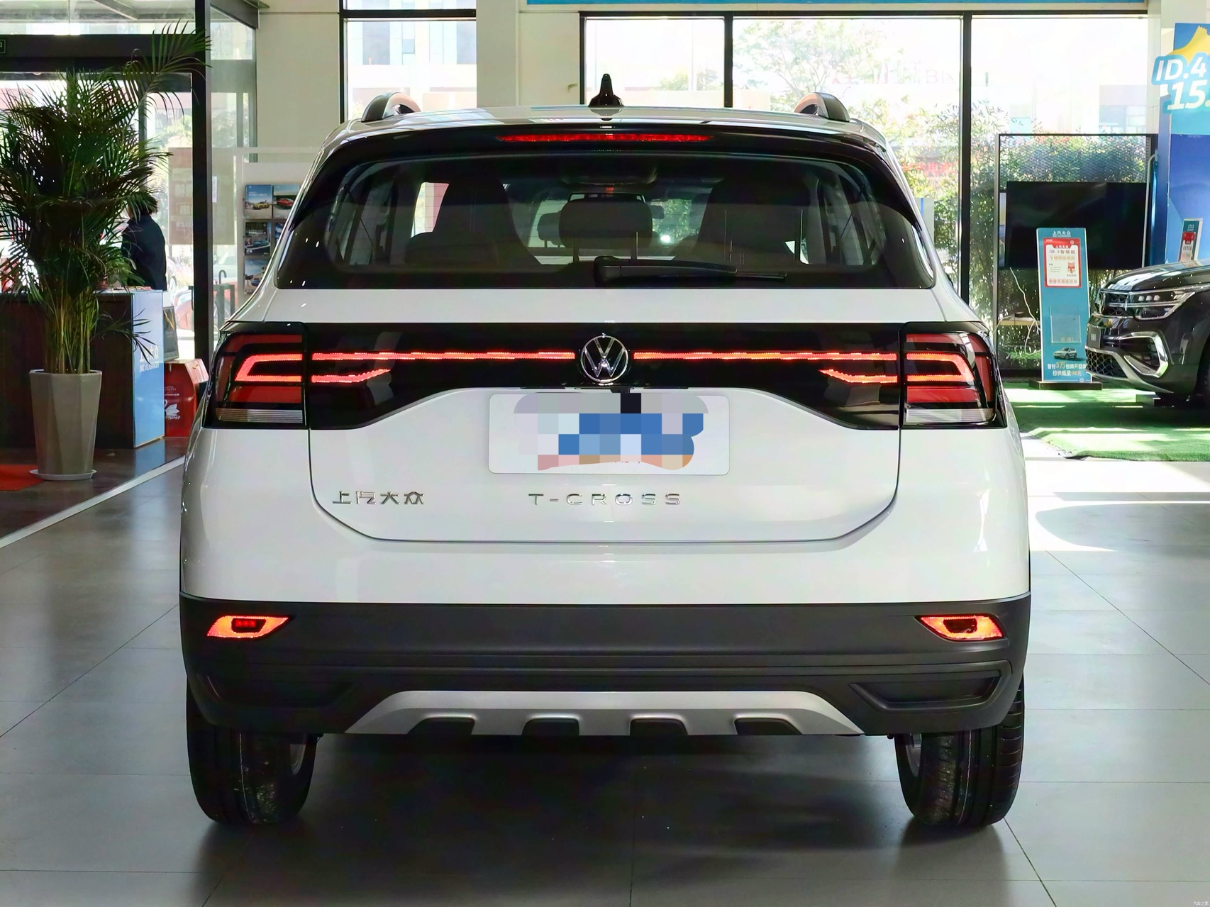 Volkswagen T-Cross 2023 صورة سيارة #2