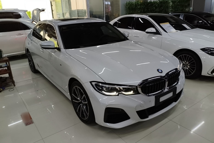 BMW 3 Series 2020 #4 BMW 3 Series 2020 car image #4
