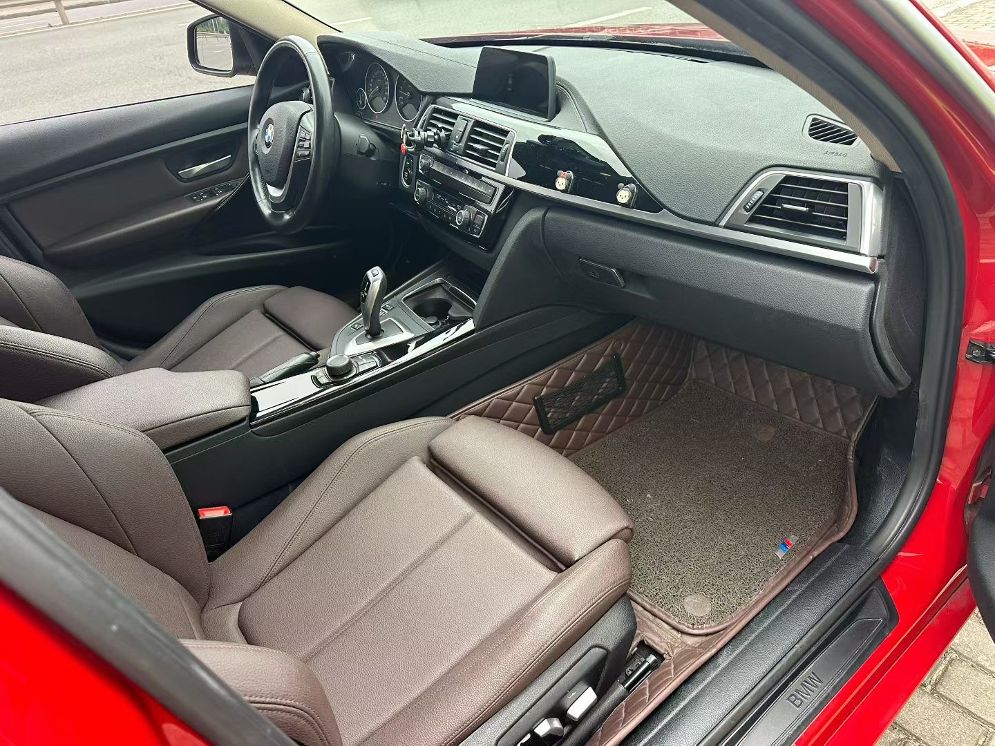 BMW 3 Series 2018 #6 BMW 3 Series 2018 car image #6
