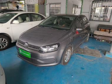 Volkswagen Polo 2015 Volkswagen Polo 2015 car image