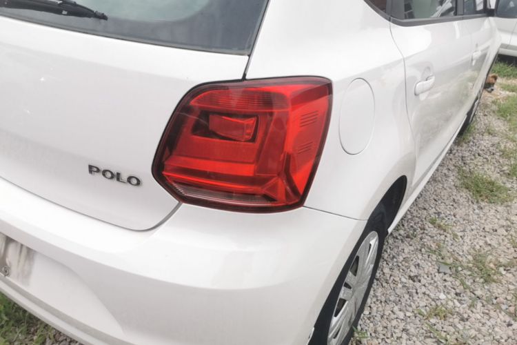 Volkswagen Polo 2016 car image #8