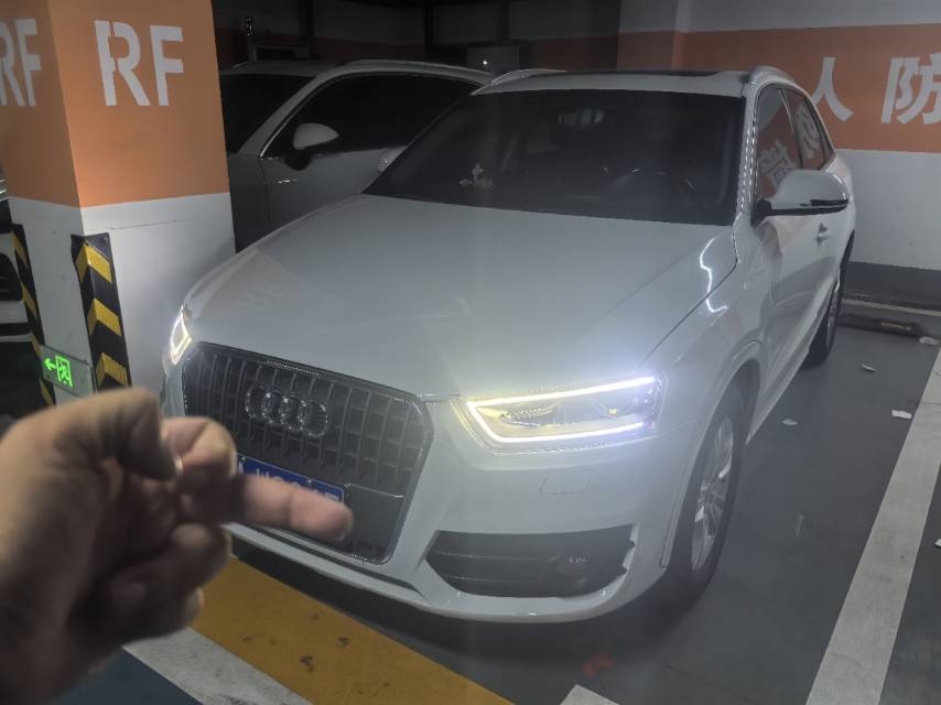 Audi Q3 2015 car image 