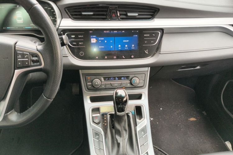 GEELY Emgrand 2019 #17 GEELY Emgrand 2019 car image #17
