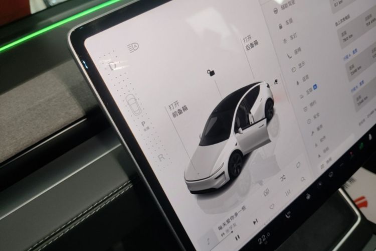 Tesla Model Y 2025 #14 Tesla Model Y 2025 car image #14