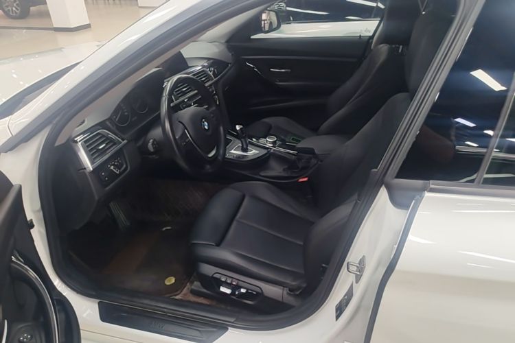 BMW 3 Series GT 2019 #15 BMW 3 Series GT 2019 car image #15