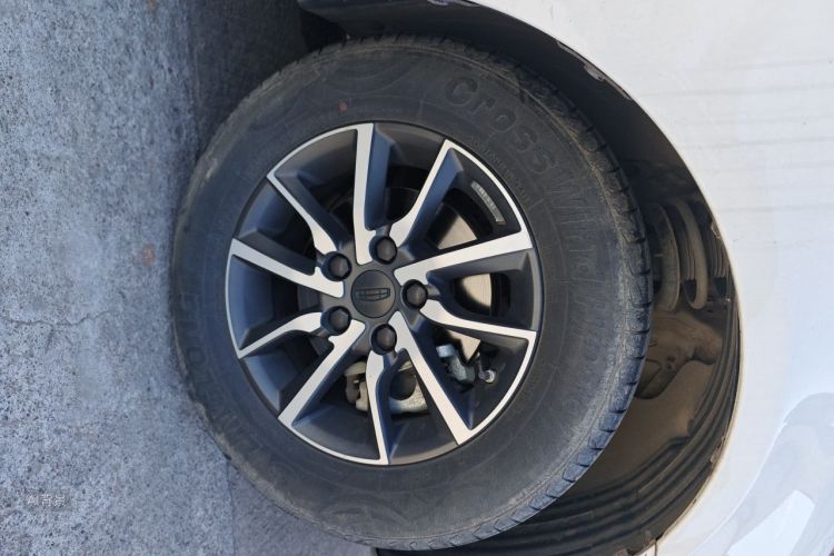 GEELY Emgrand 2020 car image #9
