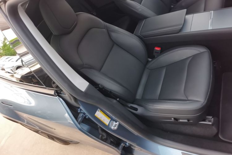 Tesla Model Y 2025 #24 Tesla Model Y 2025 car image #24