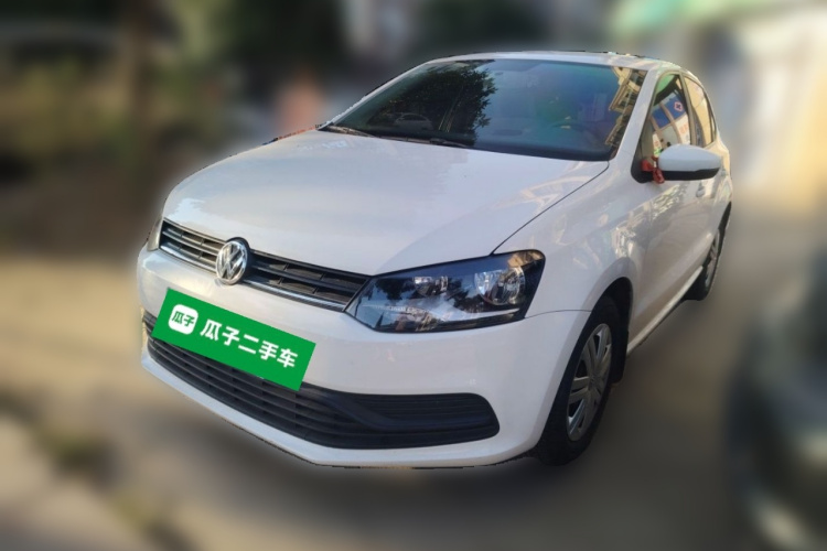 Volkswagen Polo 2016 car image #2