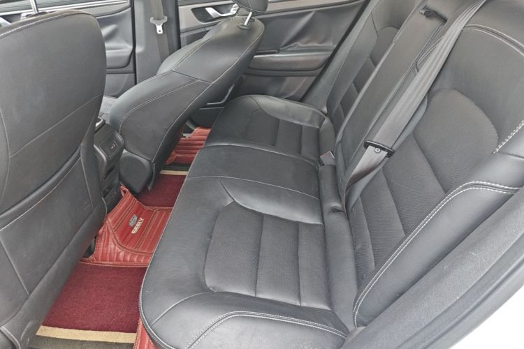 GEELY Emgrand GS 2016 car image #17
