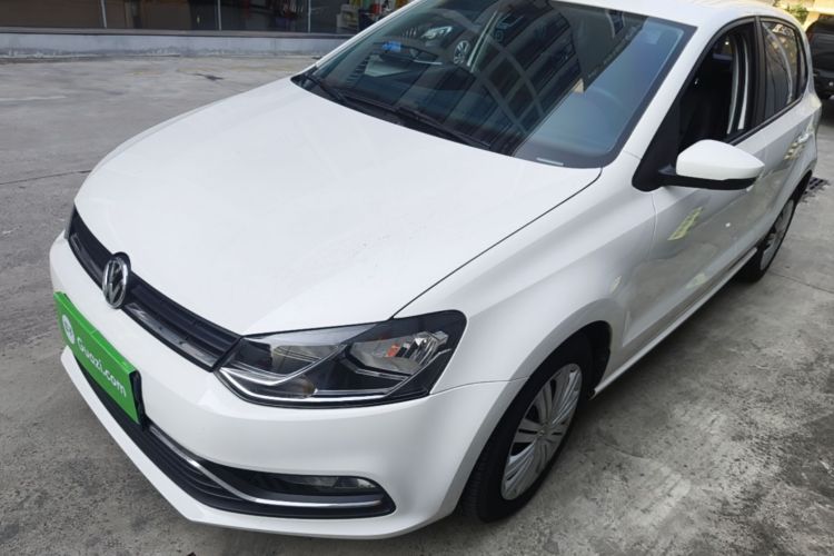 Volkswagen Polo 2019 car image #2