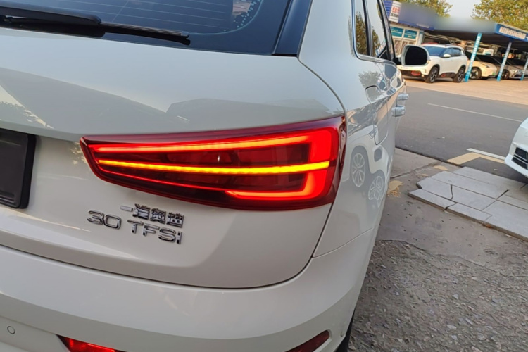 Audi Q3 2017 #8 Audi Q3 2017 car image #8